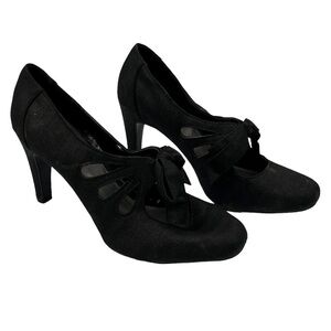 Ann Marino Black Satin Bow Cut Out Pumps Size 8 Women’s